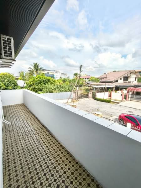 Semi-Detached House for Rent in Kuching (Sarawak) - Erica Bong - Balcony - PropertyGuru.com.my