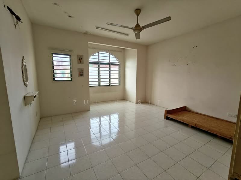 2-storey Terraced House for Sale in Taman Warisan Indah (Dengkil) - Zul Hasif - PropertyGuru.com.my