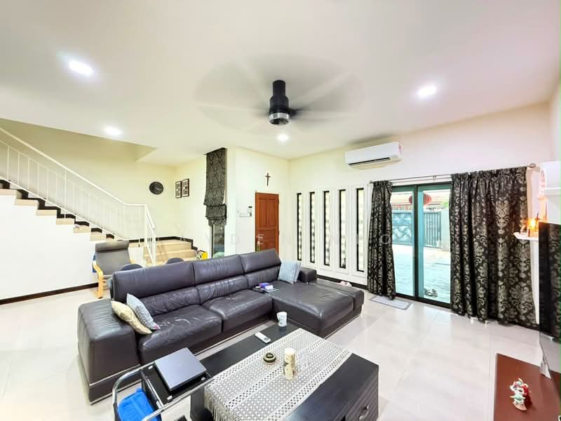 Rumah Teres untuk Dijual di Taman Laguna (Johor Bahru) - Jayden Neo - Living Room - PropertyGuru.com.my