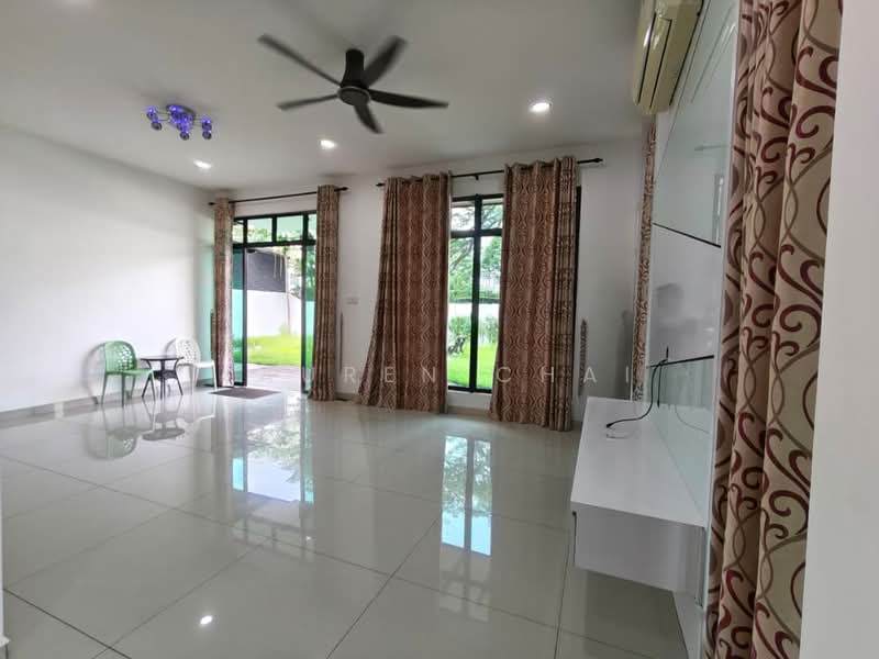 Rumah Kluster untuk Dijual di Taman Mount Austin (Tebrau) - Lauren Chai - Living Room - PropertyGuru.com.my