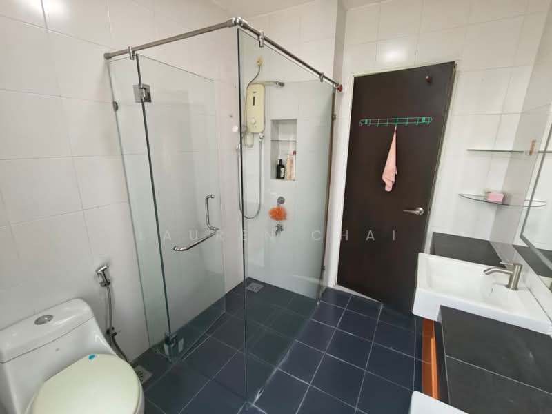 Rumah Kluster untuk Dijual di Taman Mount Austin (Tebrau) - Lauren Chai - Bathroom - PropertyGuru.com.my
