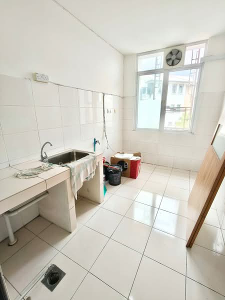 Kondominium untuk Dijual di Eden Heights - Erica Bong - Kitchen - PropertyGuru.com.my