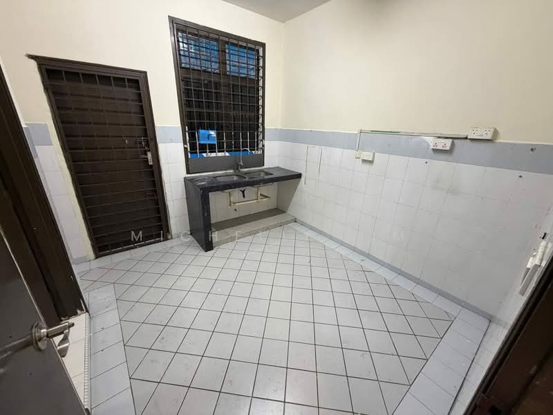 2-storey Terraced House for Rent in Permas Jaya (Johor Bahru) - Michelle Lim - Kitchen - PropertyGuru.com.my