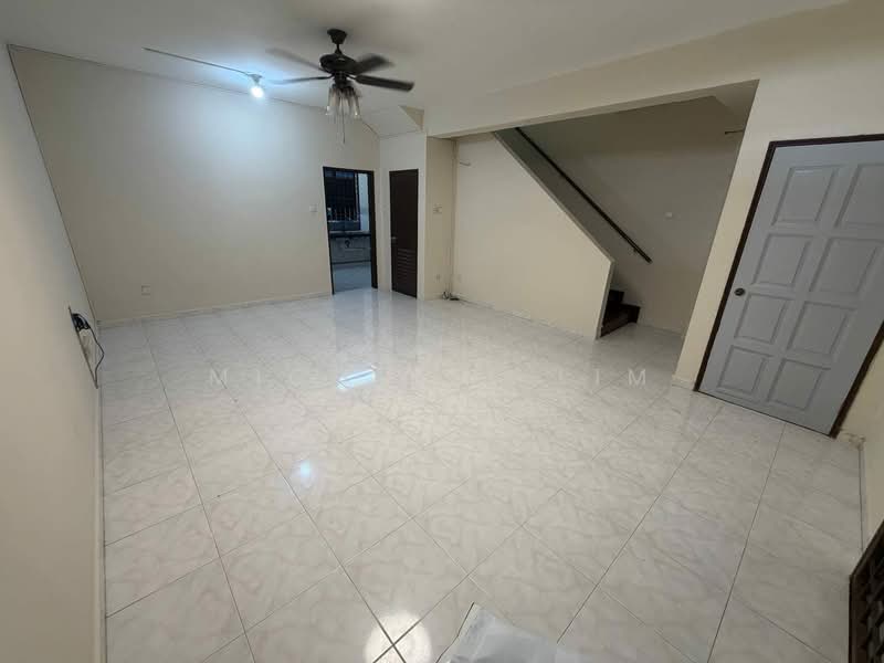2-storey Terraced House for Rent in Permas Jaya (Johor Bahru) - Michelle Lim - Living Room - PropertyGuru.com.my