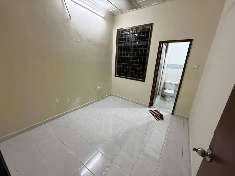 2-storey Terraced House for Rent in Permas Jaya (Johor Bahru) - Michelle Lim - Bathroom - PropertyGuru.com.my