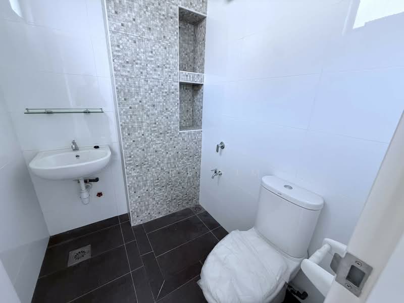 2-storey Terraced House for Sale in Bukit Indah (Iskandar Puteri (Nusajaya)) - Karl Lim - Bathroom - PropertyGuru.com.my