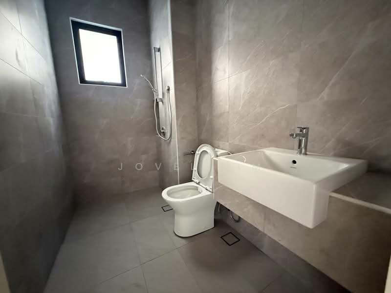 Cluster House for Sale in Taman Ekoflora (Johor Bahru) - Jovel Lim - Bathroom - PropertyGuru.com.my