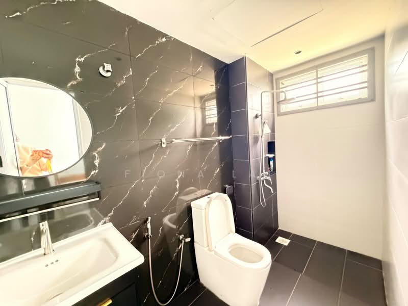 1-storey Terraced House for Sale in Taman Molek (Johor Bahru) - Fiona Lai - Bathroom - PropertyGuru.com.my