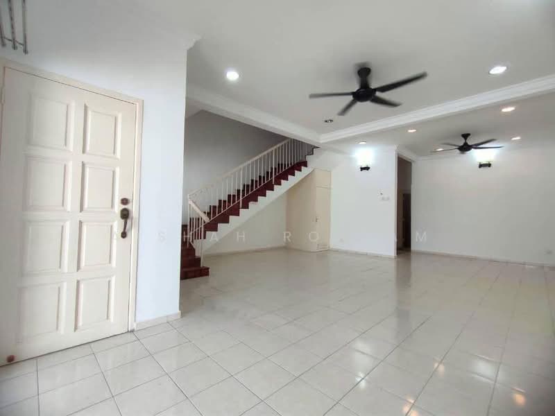 Rumah Teres 2 Tingkat untuk Dijual di U5, Bandar Pinggiran Subang (Shah Alam) - Aishah Rosnam - Living Room - PropertyGuru.com.my