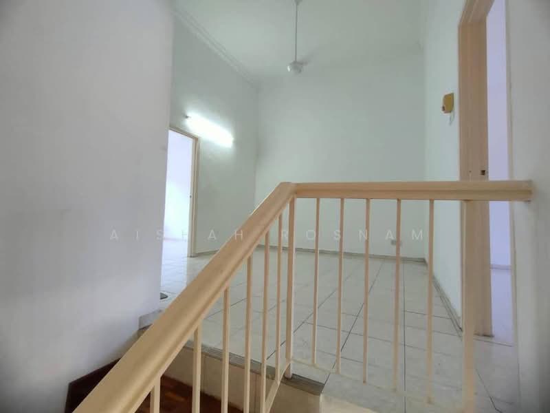 Rumah Teres 2 Tingkat untuk Dijual di U5, Bandar Pinggiran Subang (Shah Alam) - Aishah Rosnam - Interior - PropertyGuru.com.my