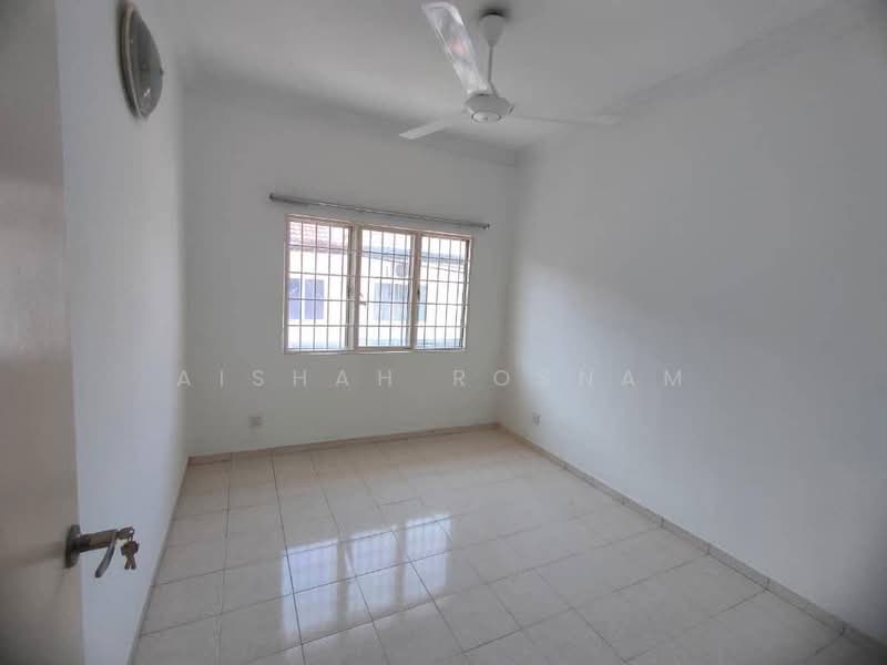 Rumah Teres 2 Tingkat untuk Dijual di U5, Bandar Pinggiran Subang (Shah Alam) - Aishah Rosnam - Interior - PropertyGuru.com.my