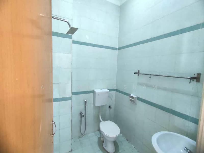 Rumah Teres 2 Tingkat untuk Dijual di U5, Bandar Pinggiran Subang (Shah Alam) - Aishah Rosnam - Bathroom - PropertyGuru.com.my