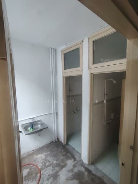 Kedai / Pejabat untuk Disewa di Bandar Country Homes (Rawang) - Samson Lee - Bathroom - PropertyGuru.com.my