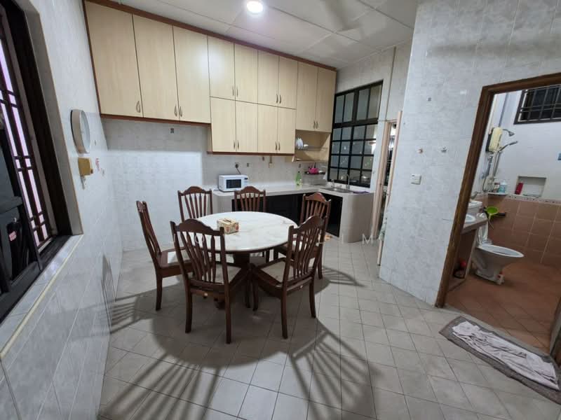 1-storey Terraced House for Sale in Taman Molek (Johor Bahru) - Jovel Lim - Kitchen - PropertyGuru.com.my