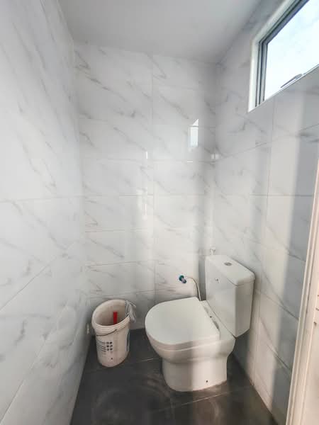 Factory for Rent in Taman Daya (Johor Bahru) - Stella Chia - Bathroom - PropertyGuru.com.my