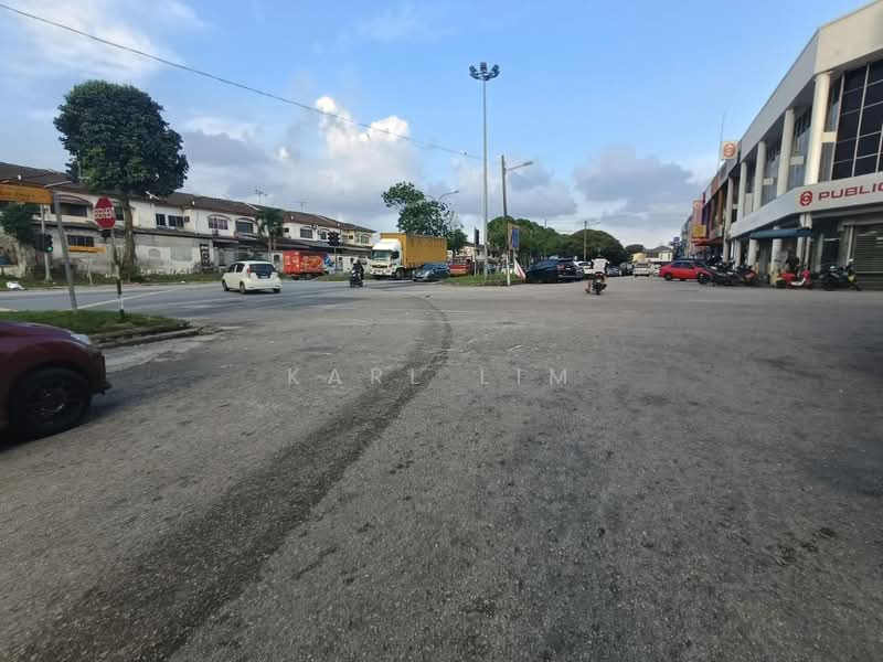 Shop / Office for Sale in Taman Desa Cemerlang (Ulu Tiram) - Karl Lim - Exterior - PropertyGuru.com.my