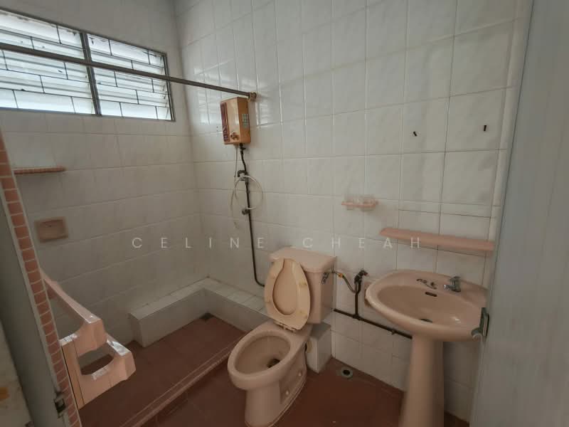Rumah Banglo untuk Dijual di Minden Heights (Gelugor) - Celine Cheah - Bathroom - PropertyGuru.com.my