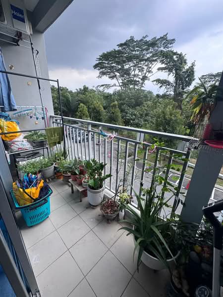 Kondominium untuk Dijual di D'Rich Executive Suites - Jovel Lim - Balcony - PropertyGuru.com.my
