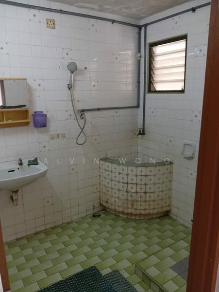 Rumah Teres 1 Tingkat untuk Dijual di Taman Wah Keong (Ipoh) - Alvin Wong - Bathroom - PropertyGuru.com.my