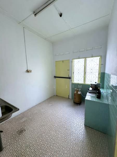 1-storey Terraced House for Sale in Taman Abad (Johor Bahru) - Karl Lim - Kitchen - PropertyGuru.com.my