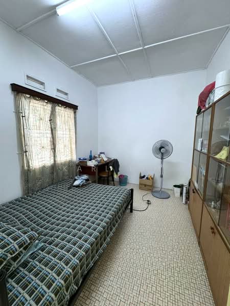 1-storey Terraced House for Sale in Taman Abad (Johor Bahru) - Karl Lim - Bedroom - PropertyGuru.com.my