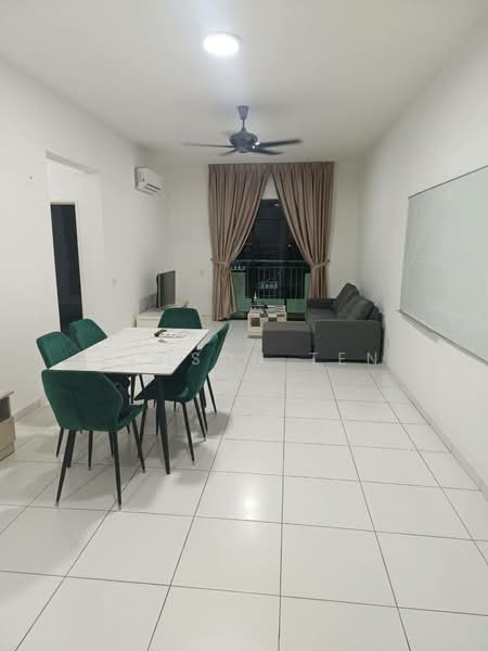 Servis Apartment untuk Dijual di Sky View - Gloson Ten - Living Room - PropertyGuru.com.my