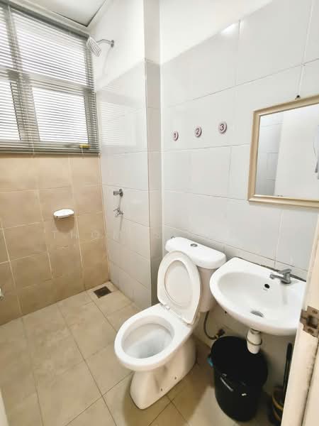 Pangsapuri untuk Dijual di Residensi Bintawa Riverfront (PR1MA @ Bintawa Riverfront) - Thomas Tong - Bathroom - PropertyGuru.com.my