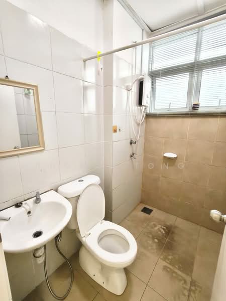 Pangsapuri untuk Dijual di Residensi Bintawa Riverfront (PR1MA @ Bintawa Riverfront) - Thomas Tong - Bathroom - PropertyGuru.com.my
