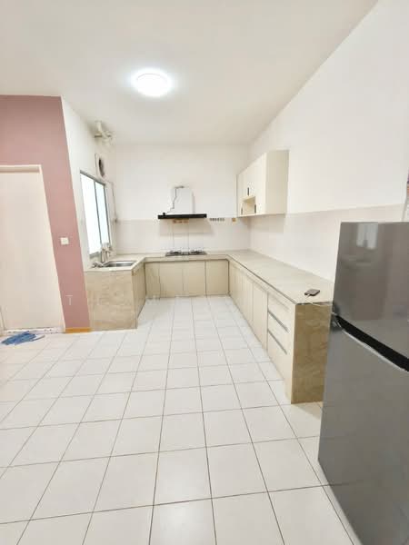 Pangsapuri untuk Dijual di Residensi Bintawa Riverfront (PR1MA @ Bintawa Riverfront) - Thomas Tong - Kitchen - PropertyGuru.com.my