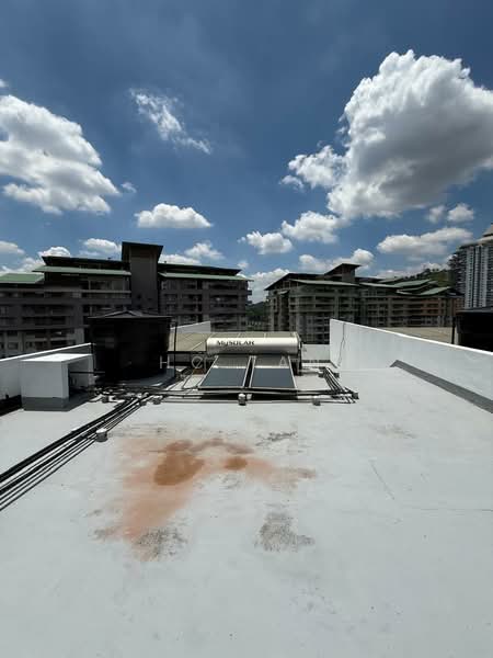 Rumah Teres 4.5 Tingkat untuk Dijual di Damansara Perdana (Selangor) - HC Tan - Roof - PropertyGuru.com.my