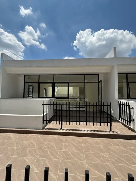 Rumah Teres 4.5 Tingkat untuk Dijual di Damansara Perdana (Selangor) - HC Tan - Exterior - PropertyGuru.com.my