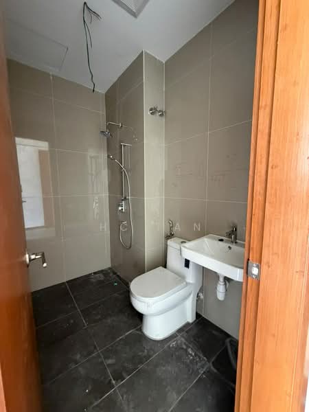 Rumah Teres 4.5 Tingkat untuk Dijual di Damansara Perdana (Selangor) - HC Tan - Bathroom - PropertyGuru.com.my
