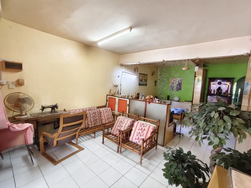 Rumah Teres 2 Tingkat untuk Dijual di Pekan Razaki (Ipoh) - Chris Chin - Living Room - PropertyGuru.com.my