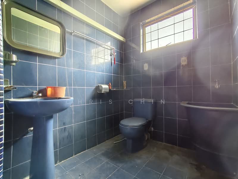 Rumah Teres 2 Tingkat untuk Dijual di Pekan Razaki (Ipoh) - Chris Chin - Bathroom - PropertyGuru.com.my