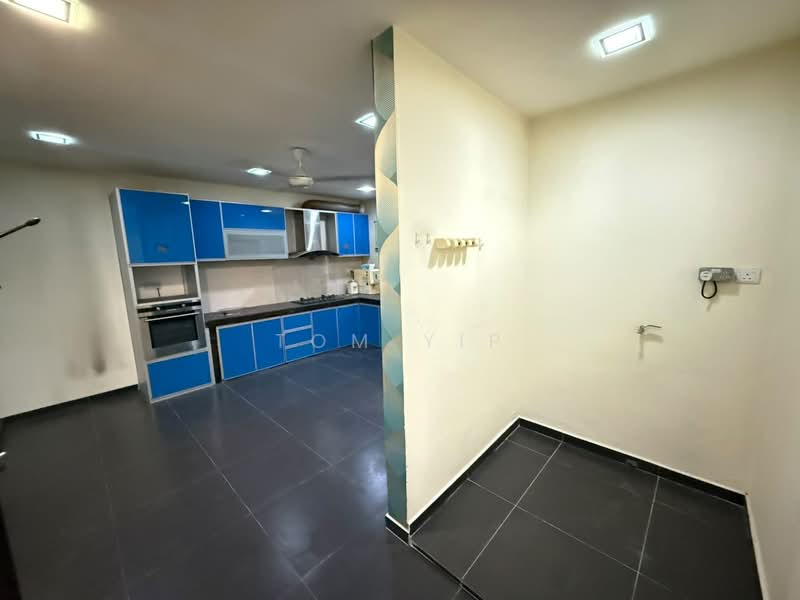 Rumah Teres 3-Tingkat untuk Dijual di Subang Bestari (Shah Alam) - Tom Yip - Kitchen - PropertyGuru.com.my