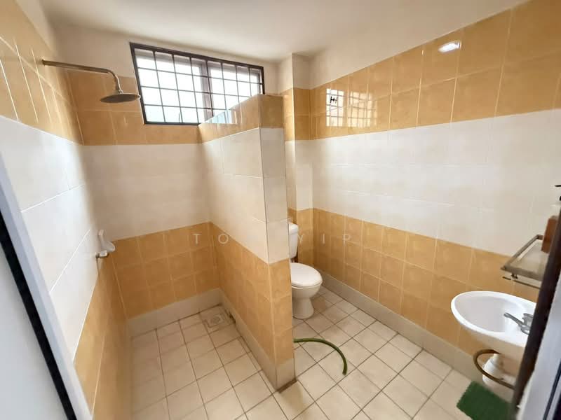 Rumah Teres 3-Tingkat untuk Dijual di Subang Bestari (Shah Alam) - Tom Yip - Bathroom - PropertyGuru.com.my