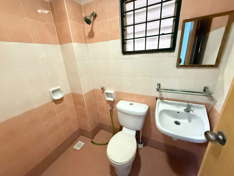 Rumah Teres 3-Tingkat untuk Dijual di Subang Bestari (Shah Alam) - Tom Yip - Bathroom - PropertyGuru.com.my