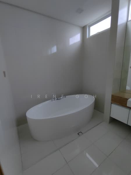 Condominium for Sale at 8 Gurney (The Shore Condominium) - Irene Goh - Bathroom - PropertyGuru.com.my