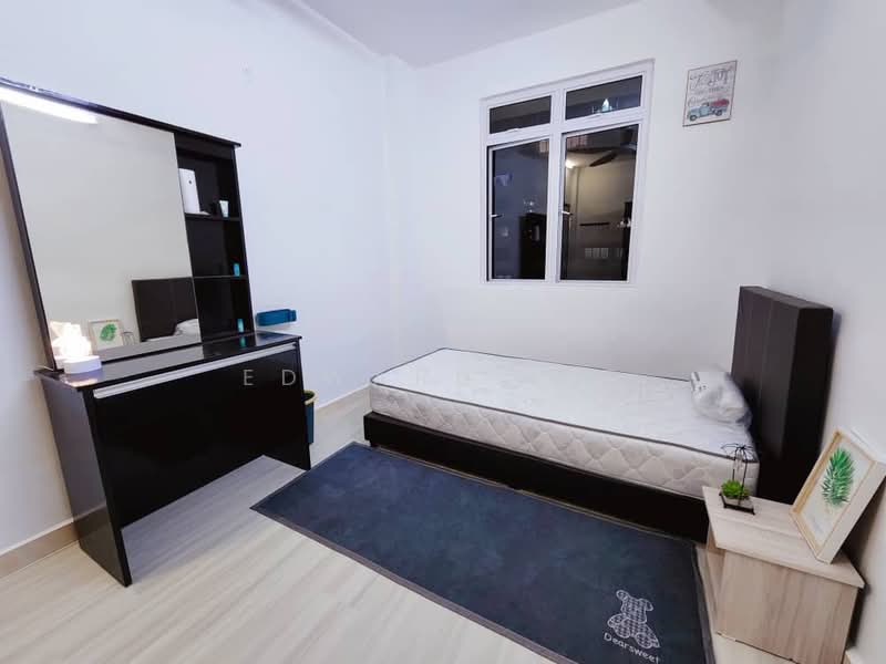 Pangsapuri untuk Disewa di Desa Permata Pearl Block 9 - Edward Lee - Bedroom - PropertyGuru.com.my
