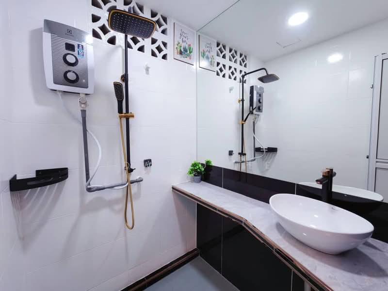 Pangsapuri untuk Disewa di Desa Permata Pearl Block 9 - Edward Lee - Bathroom - PropertyGuru.com.my