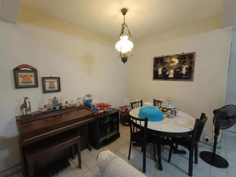 Terraced House for Sale in Usj 2 (Subang Jaya) - Jerry Chow - Dining Room - PropertyGuru.com.my