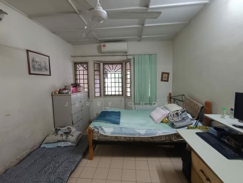 Terraced House for Sale in Usj 2 (Subang Jaya) - Jerry Chow - Bedroom - PropertyGuru.com.my
