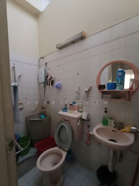 Terraced House for Sale in Usj 2 (Subang Jaya) - Jerry Chow - Bathroom - PropertyGuru.com.my