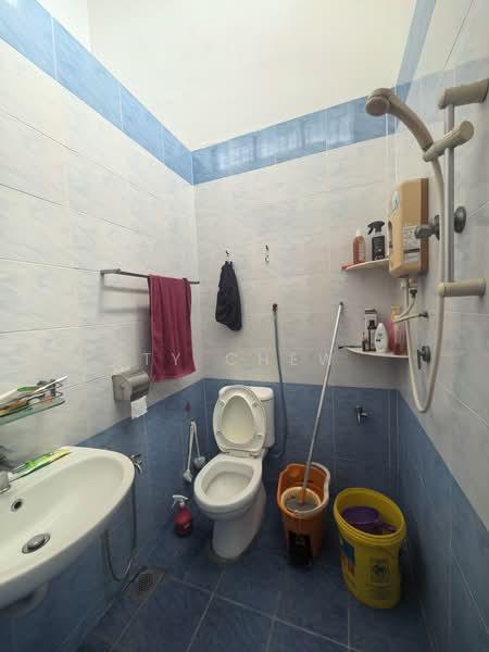 1-storey Terraced House for Sale in Off Jalan Meru (Klang) - TY Chew - Bathroom - PropertyGuru.com.my