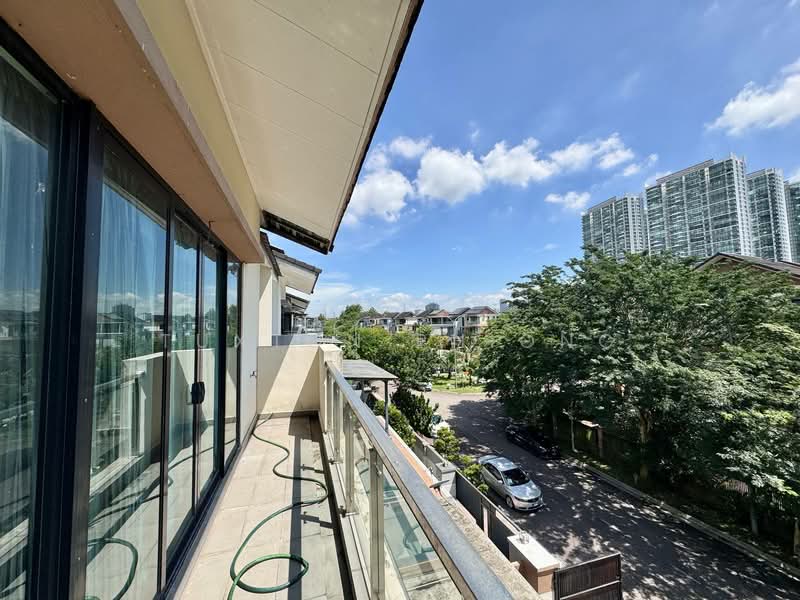 Semi-Detached House for Sale in Johor Bahru (Johor) - Tuxton Phiong - Balcony - PropertyGuru.com.my