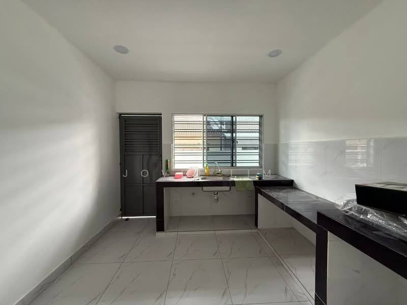Rumah Teres 1 Tingkat untuk Dijual di Taman Gembira (Tampoi) - Jovel Lim - Kitchen - PropertyGuru.com.my