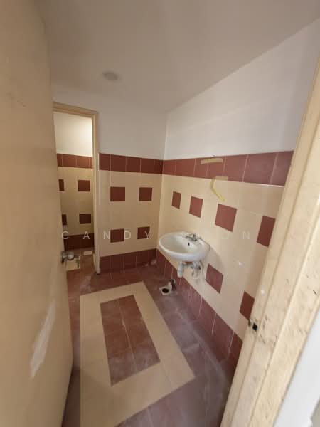 Kedai untuk Disewa di Taman Desa (Kuala Lumpur) - Candy Soon - Bathroom - PropertyGuru.com.my