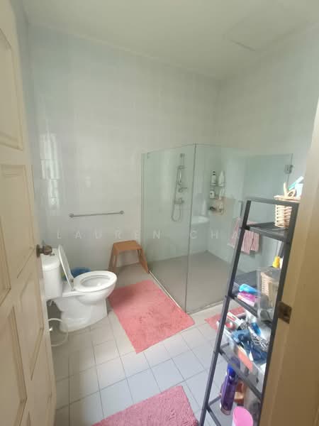 Rumah Banglo untuk Dijual di Leisure Farm (Gelang Patah) - Lauren Chai - Bathroom - PropertyGuru.com.my