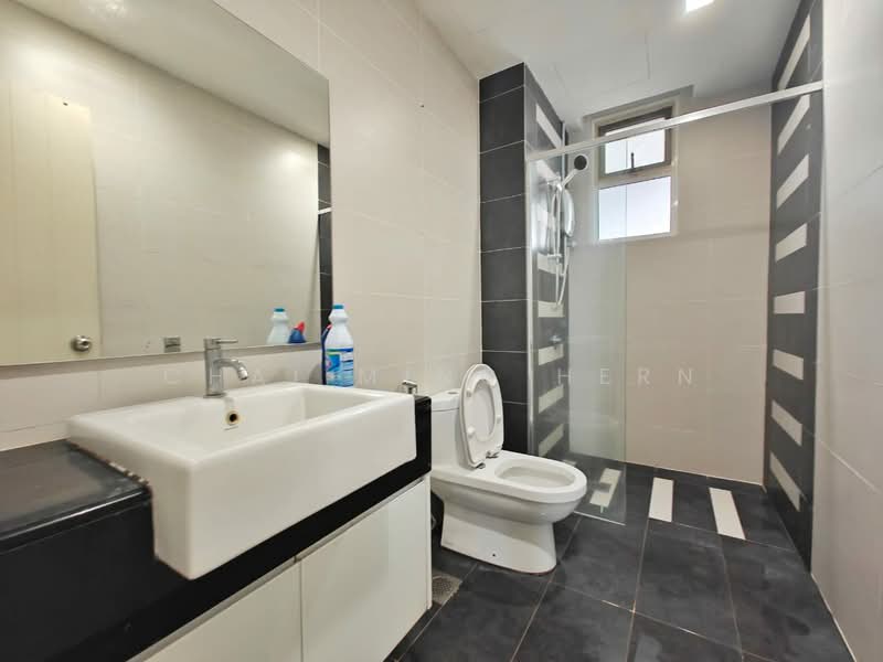 Pangsapuri untuk Disewa di Central Residence @ Sungai Besi - Chai Ming Hern - Bathroom - PropertyGuru.com.my