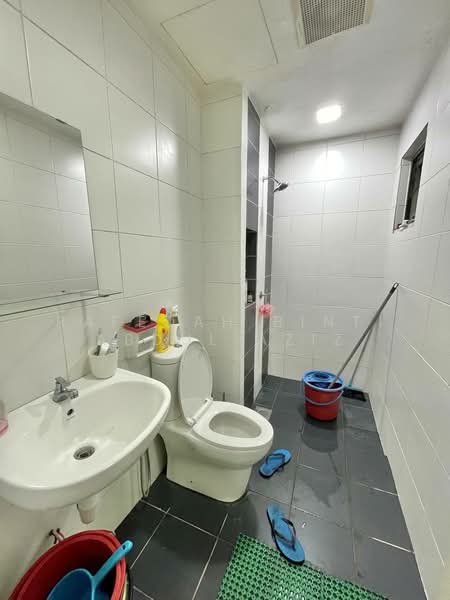Service Residence for Sale at Metia Residence - Rafedah Binti Abdul Aziz - Bathroom - PropertyGuru.com.my